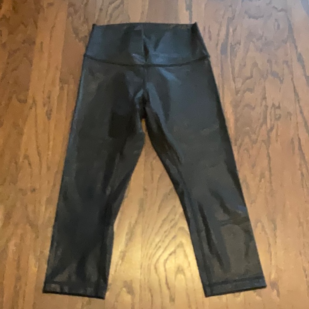 Lululemon Wunder Under capri leggings